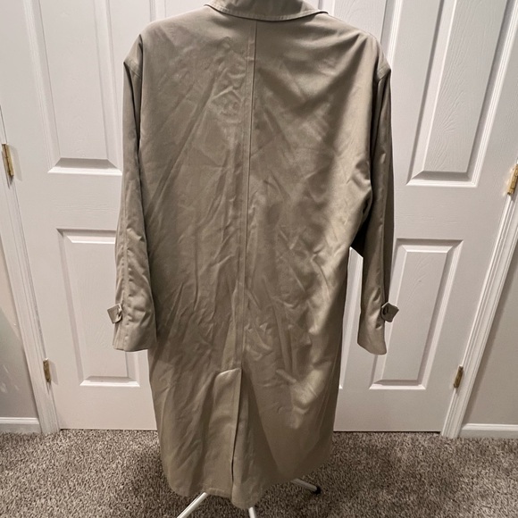 London Fog Classic Trench Coat, size 42 Regular Tan Beige USA made - Picture 9 of 16
